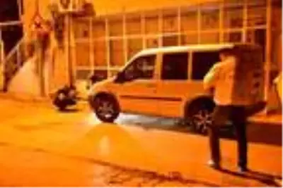 İzmir'de Komşuların kavgası kanlı bitti: 1'i ağır 2 yaralı İzmir'de Komşuların kavgası kanlı bitti: 1'i ağır 2 yaralı