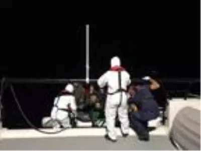 Marmaris'te 87 kaçak göçmen kurtarıldı Marmaris'te 87 kaçak göçmen kurtarıldı