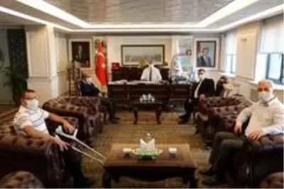 Melikgazi Belediyesi Bedensel Engelliler Gençlik ve Spor Kulübü Ampute Takımı Başkan Palancıoğlu'nu... Melikgazi Belediyesi Bedensel Engelliler Gençlik ve Spor Kulübü Ampute Takımı Başkan Palancıoğlu'nu...