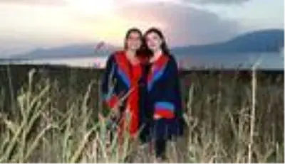 Mezuniyet fotoğrafı için farklı illerden gelip, Burdur Gölü'nde buluştular Mezuniyet fotoğrafı için farklı illerden gelip, Burdur Gölü'nde buluştular