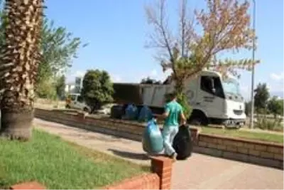 Nazilli Belediyesi 10 ayrı noktada temizlik çalışması gerçekleştirdi Nazilli Belediyesi 10 ayrı noktada temizlik çalışması gerçekleştirdi
