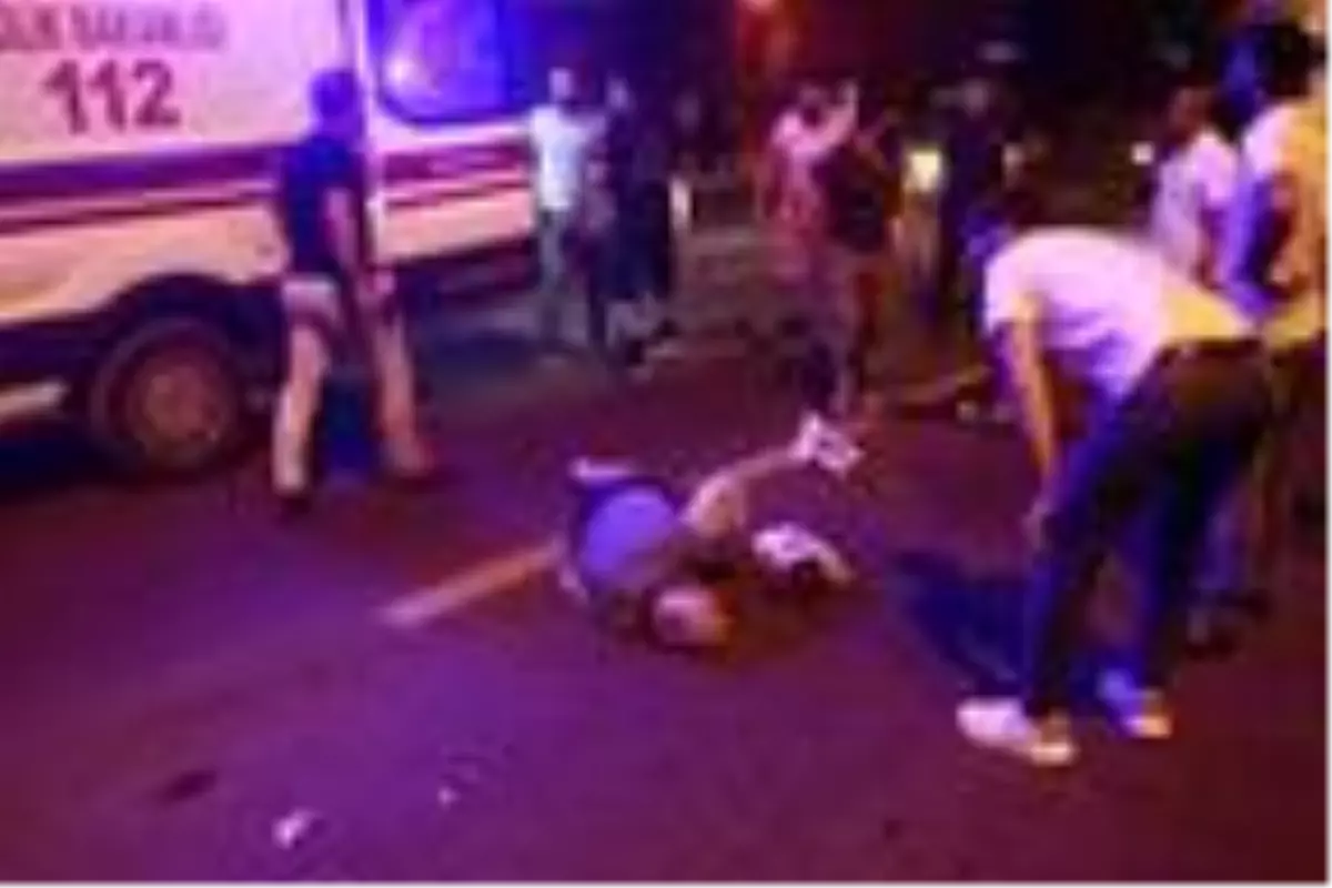 Otomobil ile çarpışan motosikletteki çifti ölüm ayırdı