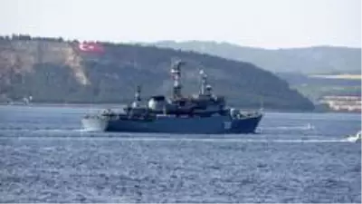 Rus askeri öğrenciler yarı çıplak vaziyette Çanakkale Boğazı'ndan geçti Rus askeri öğrenciler yarı çıplak vaziyette Çanakkale Boğazı'ndan geçti