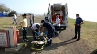 Samsun'da bir genç bilekleri kesilmiş halde baygın bulundu Samsun'da bir genç bilekleri kesilmiş halde baygın bulundu