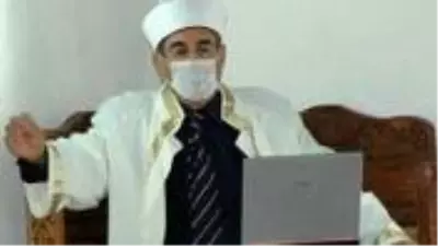 Domuz gribi döneminde maskeli vaazlarıyla dikkat çeken vaiz koronavirüsten vefat etti Domuz gribi döneminde maskeli vaazlarıyla dikkat çeken vaiz koronavirüsten vefat etti