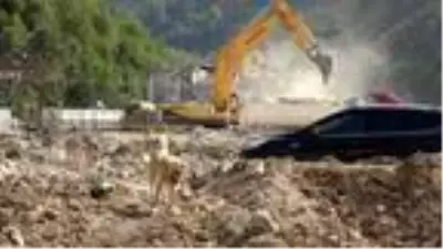 Selin vurduğu Dereli'de, jandarma eşliğinde yıkım sürüyor Selin vurduğu Dereli'de, jandarma eşliğinde yıkım sürüyor