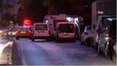 Şişli'de bir kişi börekçiden aldığı bıçakla cadde üzerinde tartıştığı kişiyi öldürdü Şişli'de bir kişi börekçiden aldığı bıçakla cadde üzerinde tartıştığı kişiyi öldürdü