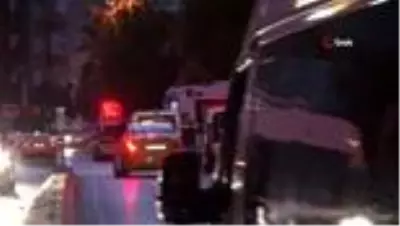 Şişli'de bir kişi börekçiden aldığı bıçakla cadde üzerinde tartıştığı kişiyi öldürdü Şişli'de bir kişi börekçiden aldığı bıçakla cadde üzerinde tartıştığı kişiyi öldürdü
