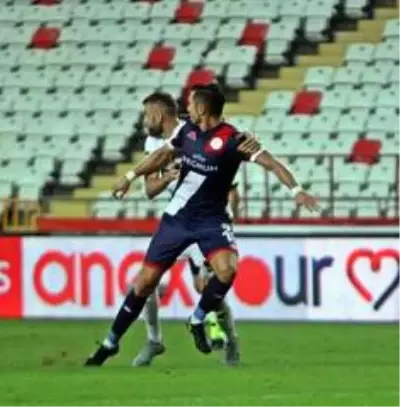Süper Lig: Antalyaspor: 0 Denizlispor: 0 (İlk yarı) Süper Lig: Antalyaspor: 0 Denizlispor: 0 (İlk yarı)