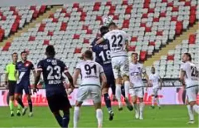 Süper Lig: Antalyaspor: 0 Denizlispor: 0 (İlk yarı) Süper Lig: Antalyaspor: 0 Denizlispor: 0 (İlk yarı)