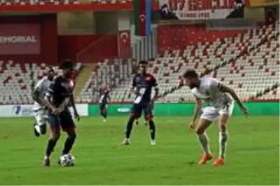 Süper Lig: Antalyaspor: 0 Denizlispor: 0 (İlk yarı) Süper Lig: Antalyaspor: 0 Denizlispor: 0 (İlk yarı)