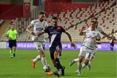 Süper Lig: Antalyaspor: 0 Denizlispor: 0 (Maç devam ediyor) Süper Lig: Antalyaspor: 0 Denizlispor: 0 (Maç devam ediyor)