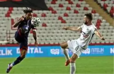 Süper Lig: Antalyaspor: 0 Denizlispor: 0 (Maç devam ediyor) Süper Lig: Antalyaspor: 0 Denizlispor: 0 (Maç devam ediyor)