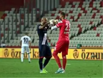 Fraport TAV Antalyaspor, Denizlispor'u 1-0 mağlup etti Fraport TAV Antalyaspor, Denizlispor'u 1-0 mağlup etti