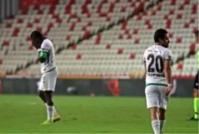 Fraport TAV Antalyaspor, Denizlispor'u 1-0 mağlup etti Fraport TAV Antalyaspor, Denizlispor'u 1-0 mağlup etti