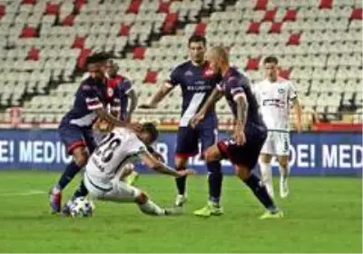 Fraport TAV Antalyaspor, Denizlispor'u 1-0 mağlup etti Fraport TAV Antalyaspor, Denizlispor'u 1-0 mağlup etti