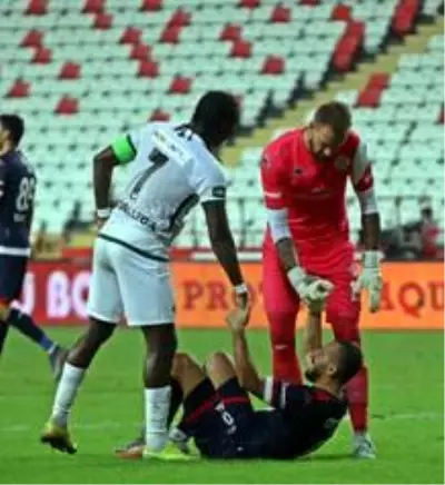 Fraport TAV Antalyaspor, Denizlispor'u 1-0 mağlup etti Fraport TAV Antalyaspor, Denizlispor'u 1-0 mağlup etti