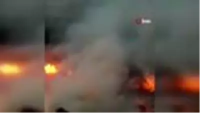Ahırda başlayıp samanlık ile eve sıçrayan yangın güçlükle söndürüldü Ahırda başlayıp samanlık ile eve sıçrayan yangın güçlükle söndürüldü