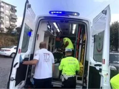 Alaplı'da iki otomobil çarpıştı: 3 yaralı Alaplı'da iki otomobil çarpıştı: 3 yaralı