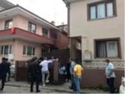 Ambulans şoförü, kendini iple asarak yaşamına son verdi Ambulans şoförü, kendini iple asarak yaşamına son verdi