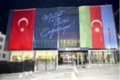 Atakule, Azerbaycan bayrağı renklerine büründü Atakule, Azerbaycan bayrağı renklerine büründü