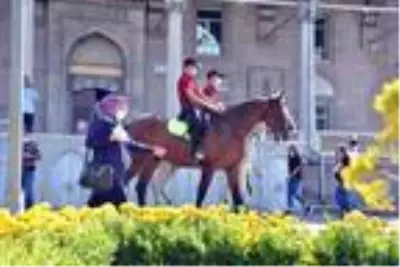 Son dakika haberleri... Atlı polislerden maske ve sosyal mesafe denetimi Son dakika haberleri... Atlı polislerden maske ve sosyal mesafe denetimi