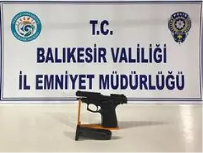 Balıkesir'de aranan 31 şahıs yakalandı Balıkesir'de aranan 31 şahıs yakalandı