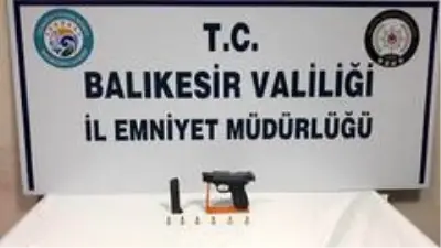 Balıkesir'de aranan 31 şahıs yakalandı Balıkesir'de aranan 31 şahıs yakalandı