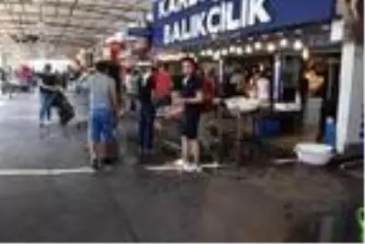 Barınaktaki balıkçıların 'ihale' korkusu Barınaktaki balıkçıların 'ihale' korkusu