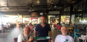 Başkan Hürriyet'ten Kocaelisporlu eski futbolcuya hediye