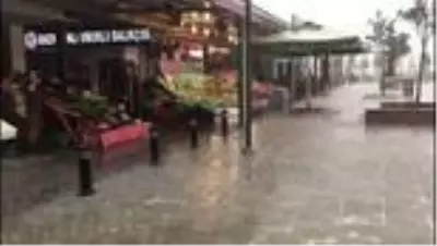 İstanbul'da sağanak ve dolu etkili oldu İstanbul'da sağanak ve dolu etkili oldu