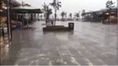 İstanbul'da sağanak ve dolu etkili oldu İstanbul'da sağanak ve dolu etkili oldu