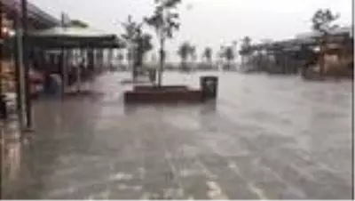 İstanbul'da sağanak ve dolu etkili oldu İstanbul'da sağanak ve dolu etkili oldu