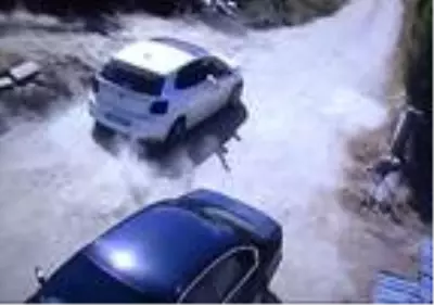 Bilecik'te, araçtan silahlı saldırı anı kamerada Bilecik'te, araçtan silahlı saldırı anı kamerada