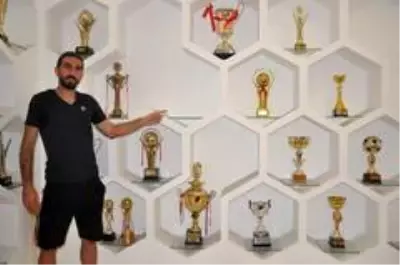 Burhan Eşer: 'Eksik kupaları tamamlamaya geldik' Burhan Eşer: 'Eksik kupaları tamamlamaya geldik'