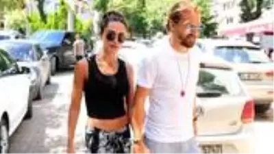 Caner Erkin, 2.5 milyon TL değerindeki yeni aracıyla kameralara yansıdı Caner Erkin, 2.5 milyon TL değerindeki yeni aracıyla kameralara yansıdı