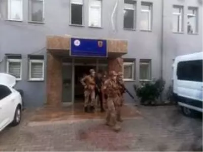 Cinayet zanlısı üzerinde kardeşinin kimliği ile yakalandı Cinayet zanlısı üzerinde kardeşinin kimliği ile yakalandı