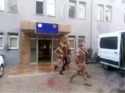 Cinayet zanlısı üzerinde kardeşinin kimliği ile yakalandı Cinayet zanlısı üzerinde kardeşinin kimliği ile yakalandı