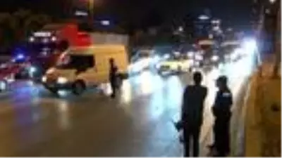 D-100 KARAYOLU'NDA DEVRİLEN KAMYONET TRAFİĞİ D-100 KARAYOLU'NDA DEVRİLEN KAMYONET TRAFİĞİ