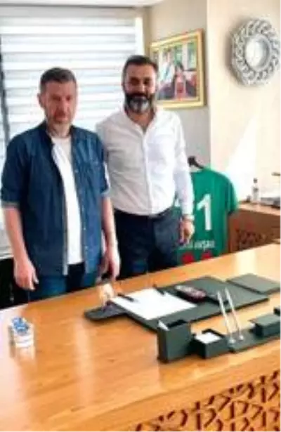 Diyarbekirspor yeniden Şenol Demir'e emanet Diyarbekirspor yeniden Şenol Demir'e emanet