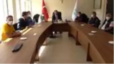 Emekli maaşını ihtiyaç sahibi ilkokul öğrencisine tablet alınması için bağışladı Emekli maaşını ihtiyaç sahibi ilkokul öğrencisine tablet alınması için bağışladı