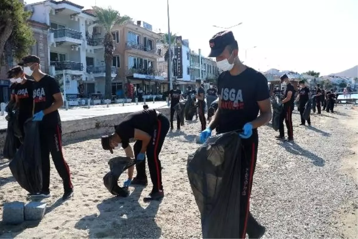 Son dakika haber! Foça'da doğayı duyarsız eller kirletti, çevre dostu eller temizledi