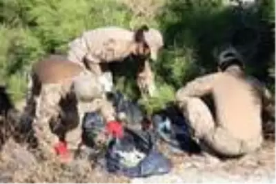 Son dakika haber! Foça'da doğayı duyarsız eller kirletti, çevre dostu eller temizledi Son dakika haber! Foça'da doğayı duyarsız eller kirletti, çevre dostu eller temizledi