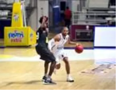Son Dakika: Frutti Extra Bursaspor - Dolomiti Energia Trento: 86-93 Son Dakika: Frutti Extra Bursaspor - Dolomiti Energia Trento: 86-93