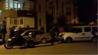 Gece vakti iki grup arasında silahlı çatışma: 3 gözaltı Gece vakti iki grup arasında silahlı çatışma: 3 gözaltı
