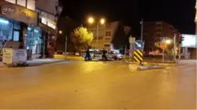 Gece vakti iki grup arasında silahlı çatışma: 3 gözaltı Gece vakti iki grup arasında silahlı çatışma: 3 gözaltı