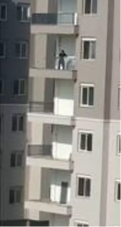 İnşaatta güpegündüz hırsızlık kamerada! Zanlılar ne var ne yok çaldı İnşaatta güpegündüz hırsızlık kamerada! Zanlılar ne var ne yok çaldı
