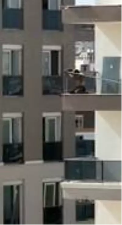 İnşaatta güpegündüz hırsızlık kamerada! Zanlılar ne var ne yok çaldı İnşaatta güpegündüz hırsızlık kamerada! Zanlılar ne var ne yok çaldı