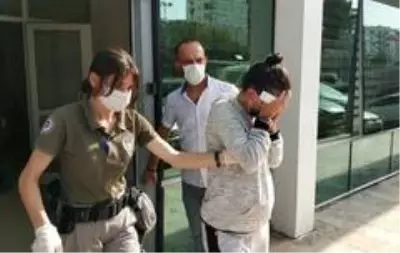 Gasptan tutuklanan 6.5 aylık hamile kadın adliyeden çıkarken yüzünü kapattı Gasptan tutuklanan 6.5 aylık hamile kadın adliyeden çıkarken yüzünü kapattı