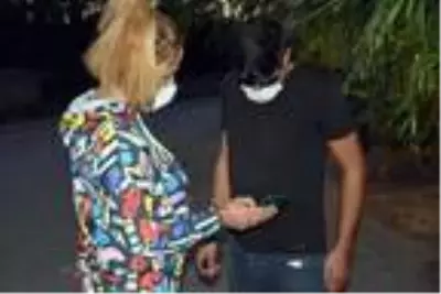 Hırsızlıktan korkup yanlarına aldıkları para ve altını, kapkaççıya kaptırdılar